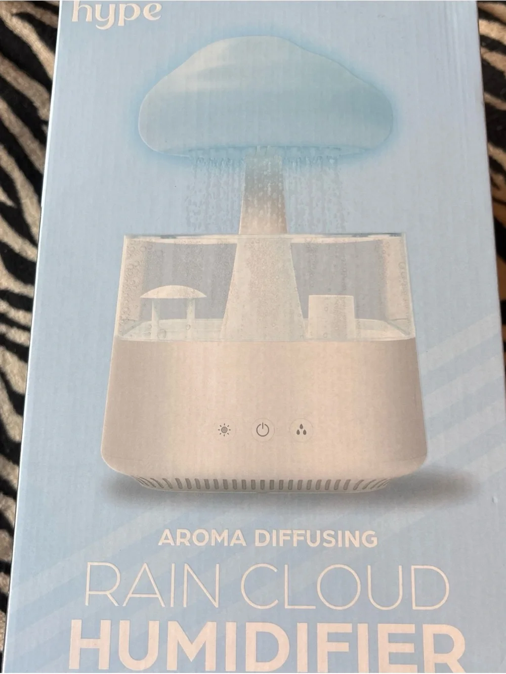 Hype Rain Cloud Aroma Diffusing Humidifier - Light Blue and White